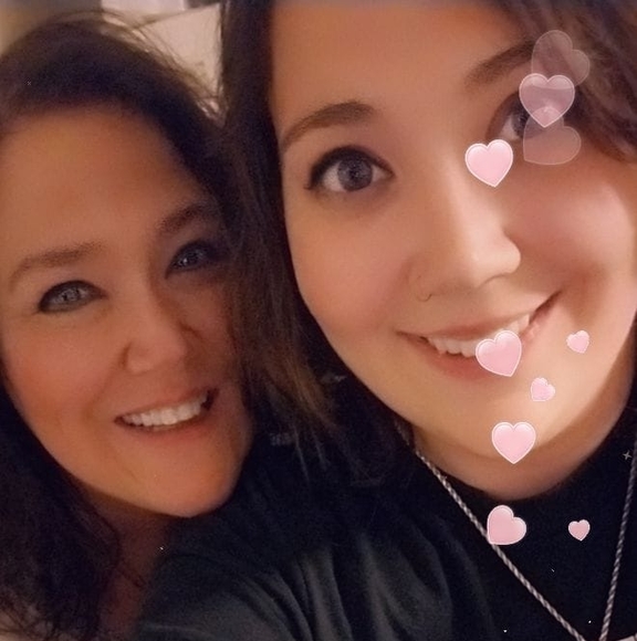 Profile Picture of Lisa Schroeder (@lisas809) on Poshmark