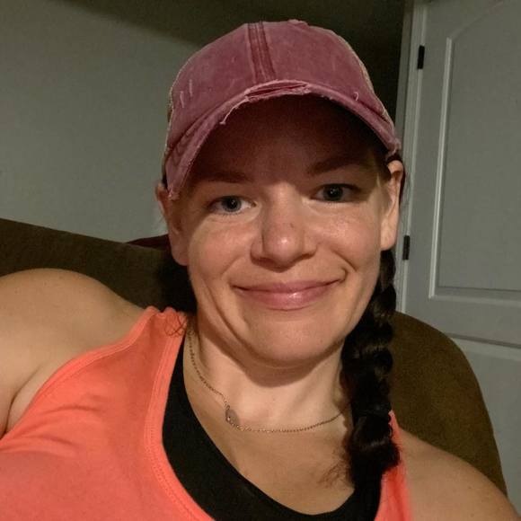 Profile Picture of Caroline Wiewel (@crw_2004) on Poshmark