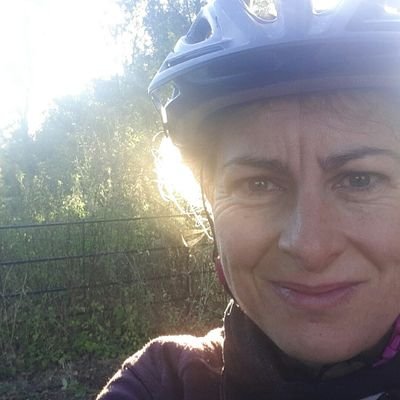 Profile Picture of Donna Foster (@DonnajFoster) on Twitter