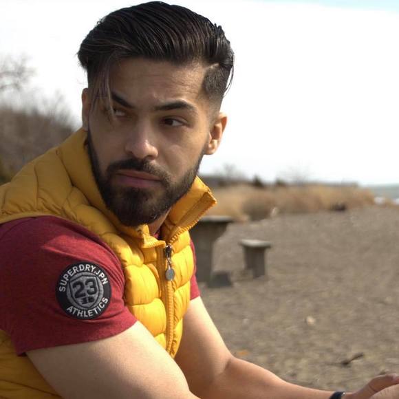 Profile Picture of Manmeet Singh (@manmeetsingh286) on Poshmark