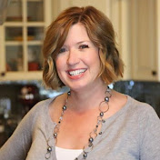 Profile Picture of Amy Bates (@AmyBates-dontlookundertherug) on Youtube