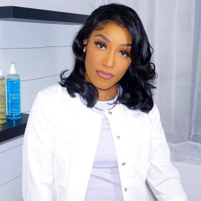 Profile Picture of Nic. (@IeshaxNichole) on Twitter