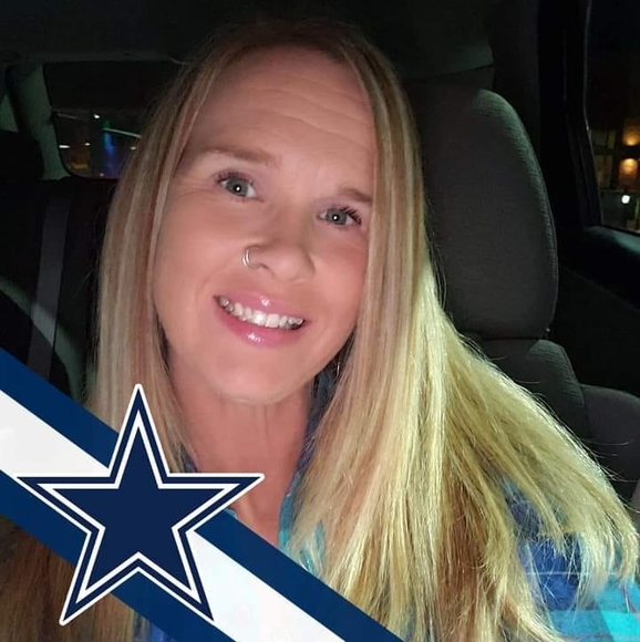Profile Picture of Crystal Curry (@crystalcurry113) on Poshmark