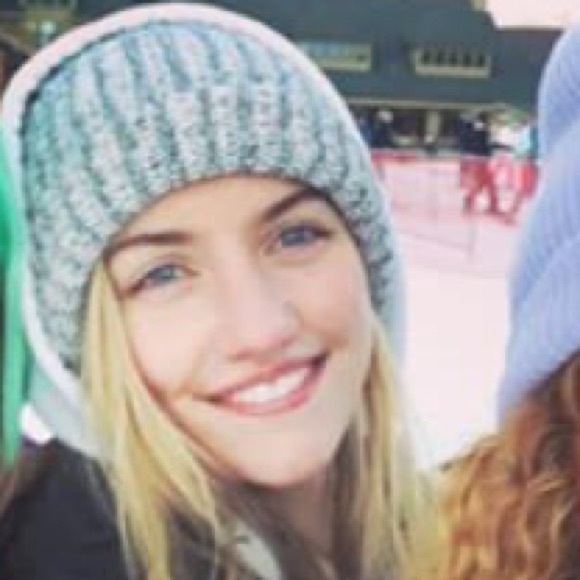 Profile Picture of Rebekah Cohee (@beckcohee) on Poshmark