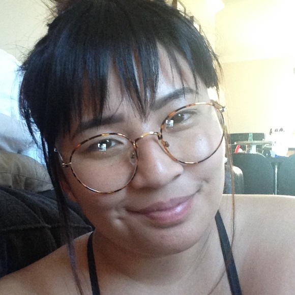 Profile Picture of Carmela Cerdena (@mrscerdena) on Poshmark