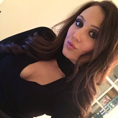 Profile Picture of Stephanie Manley (@glamitup180) on Twitter