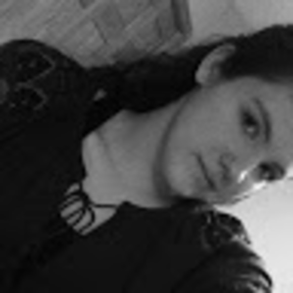 Profile Picture of Heather Mckoskey (@heathermckoskey) on Poshmark