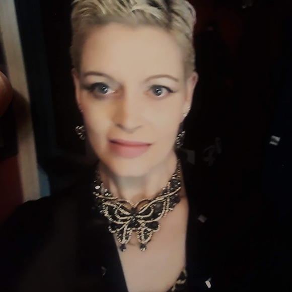 Profile Picture of Ladonna Rhoden (@ladonnarhoden) on Poshmark