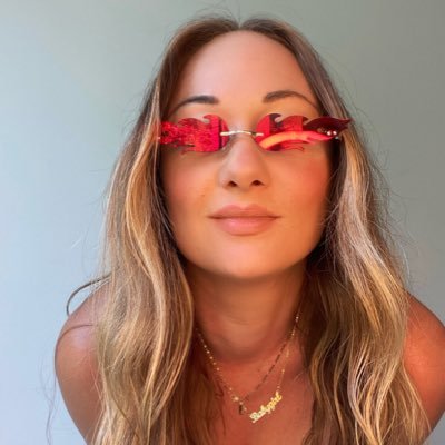 Profile Picture of The Lily Mercer Show (@@LilyMercer) on Twitter