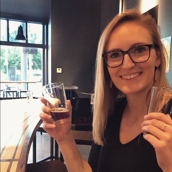 Elaine Parmelee - Poshmark Profile Picture of Elaine Parmelee (@misslaneous) on Poshmark