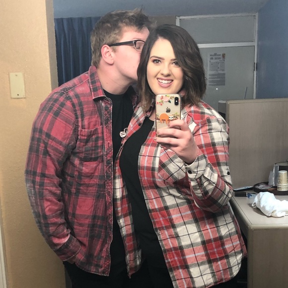 Profile Picture of Crystal Graves (@crgraves3548) on Poshmark