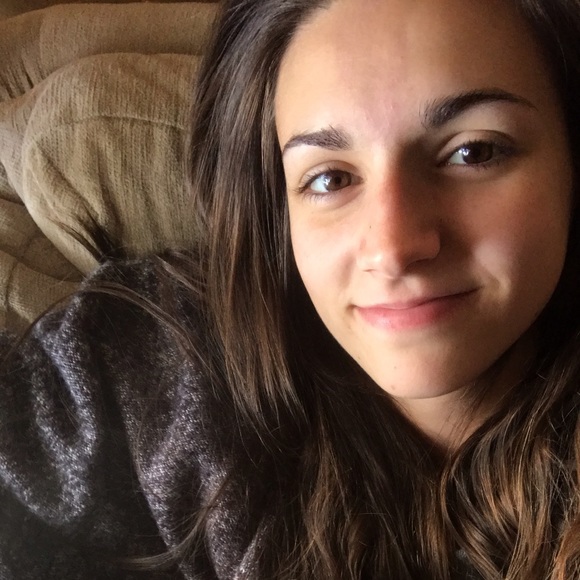 Profile Picture of Kim Schwartz (@kimschwartz601) on Poshmark