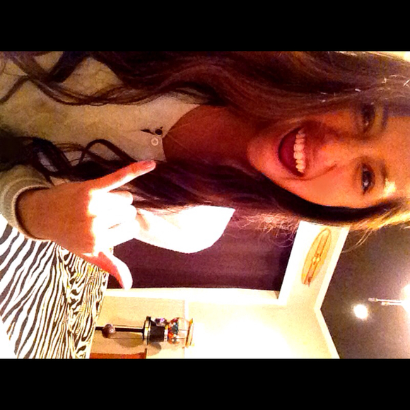 Sabrina Coloma - Poshmark Profile Picture of Sabrina Coloma (@sabrinaacolomaa) on Poshmark