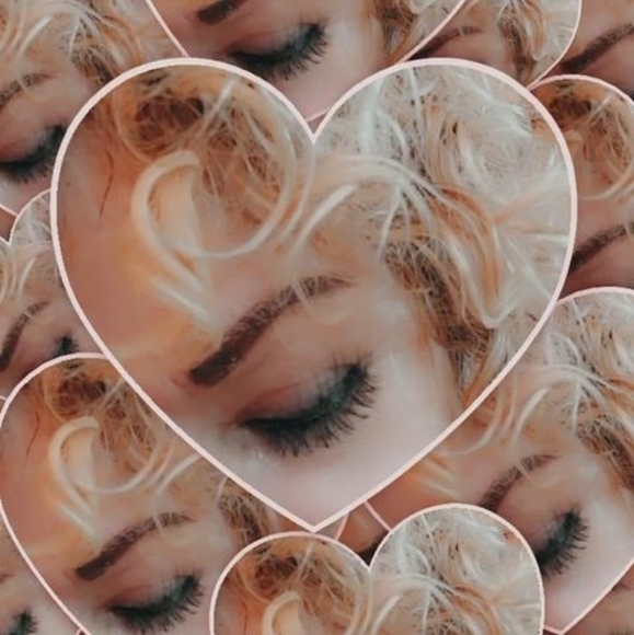 Profile Picture of Alexis Arzumanian (@a_arzumanian) on Poshmark