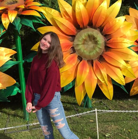 Profile Picture of Lexi Caccamo (@lexicaccamo) on Poshmark