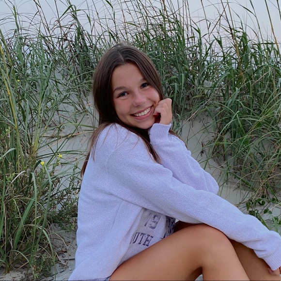 Profile Picture of Kendall Reid (@kendallreid222) on Poshmark