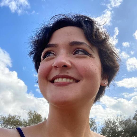 Profile Picture of Sarah Osterhouse (@sarsterhouse) on Poshmark