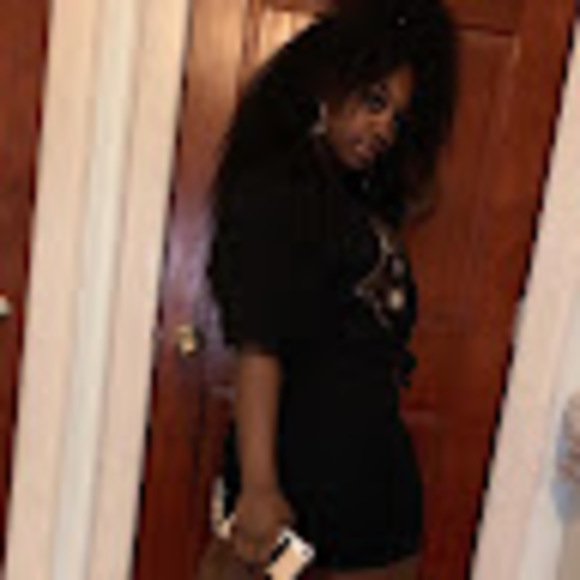Profile Picture of Jazmyn Brown (@jazmynbrown1905) on Poshmark