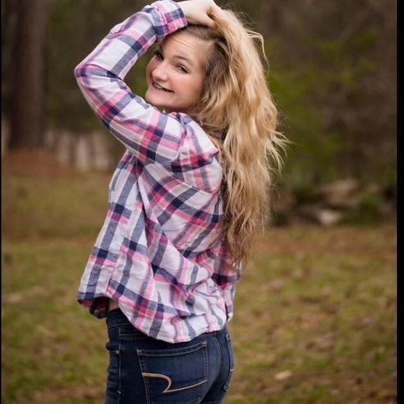 Profile Picture of Kelly Oldach (@kellyoldach19) on Poshmark