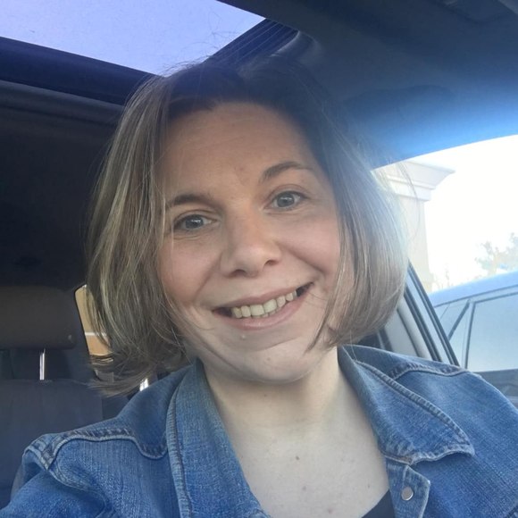 Profile Picture of Janelle Palomba (@ilovezack) on Poshmark