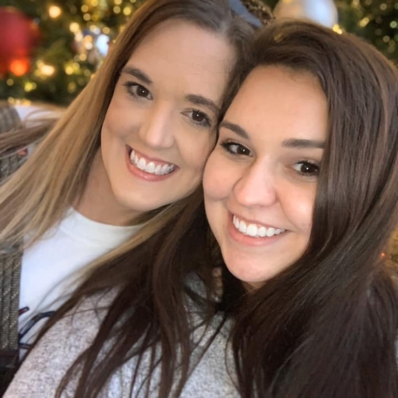 Profile Picture of Dawn Bachschmidt hoskins (@happyme98) on Poshmark