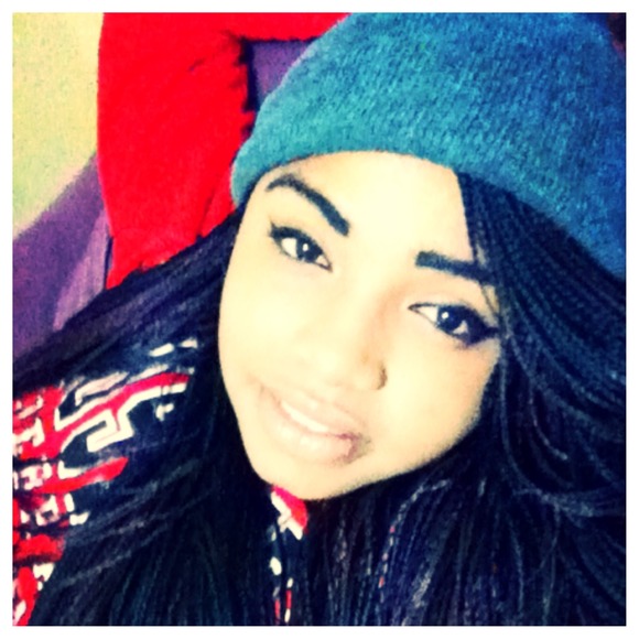 Profile Picture of Mikeishia Holland (@starholland) on Poshmark