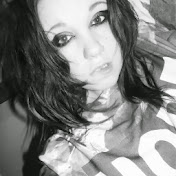 Profile Picture of Amanda Willis (@amandamomowillis1997) on Youtube