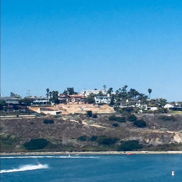 Profile Picture of Anna Apalategui (@ayye_itzanna) on Poshmark