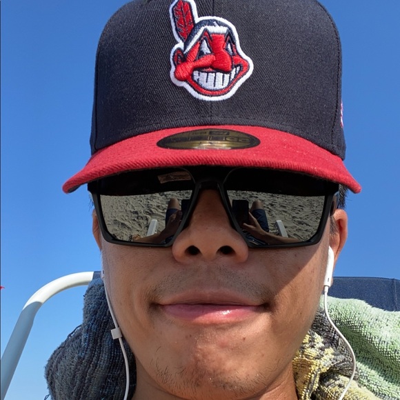 Profile Picture of Thomas Wu (@chim_169) on Poshmark