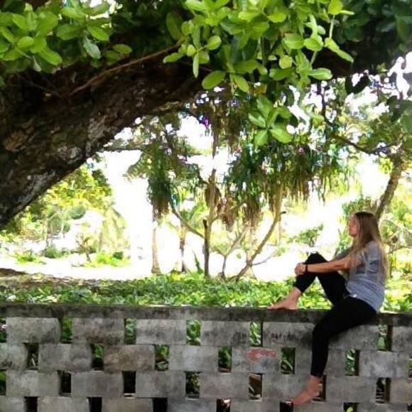 Profile Picture of Mandie Reichmann (@mandiejean_dc) on Poshmark