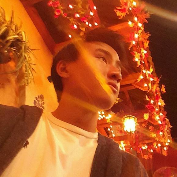 Profile Picture of Davis Nguyen (@davisnguyenxc) on Poshmark