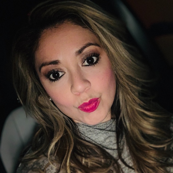 Profile Picture of Martina Baca (@mm211301) on Poshmark