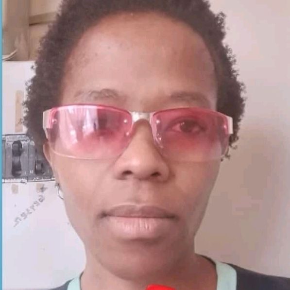 Profile Picture of CarolBee (@carolbatyi) on Tiktok