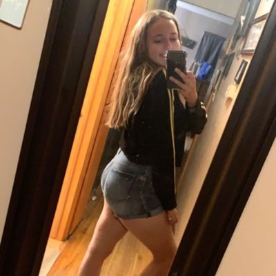 Profile Picture of Mary Janssen (@mary_cristina13) on Twitter