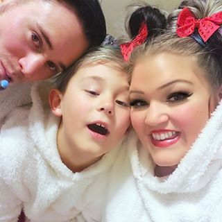 Profile Picture of Jamie Hamp Jones (@jamie.hampjones) on Facebook