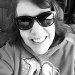 Profile Picture of Janet Moret Clifton (@pomislandpoms) on Instagram