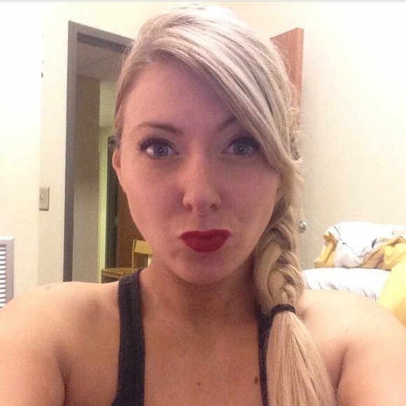Profile Picture of Kate Mochun (@katemoch) on Poshmark