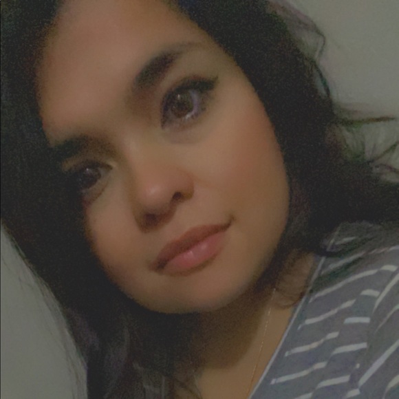 Profile Picture of Daniela Galarza (@danielagalar918) on Poshmark