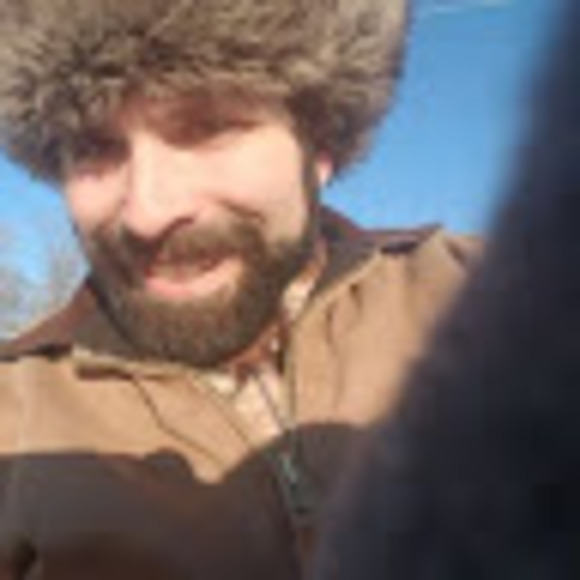 Profile Picture of Ari ryan Ailin (@ariailin) on Poshmark