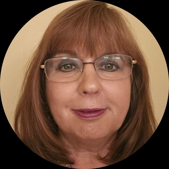 Profile Picture of Lisa Baity (@labaity) on Poshmark