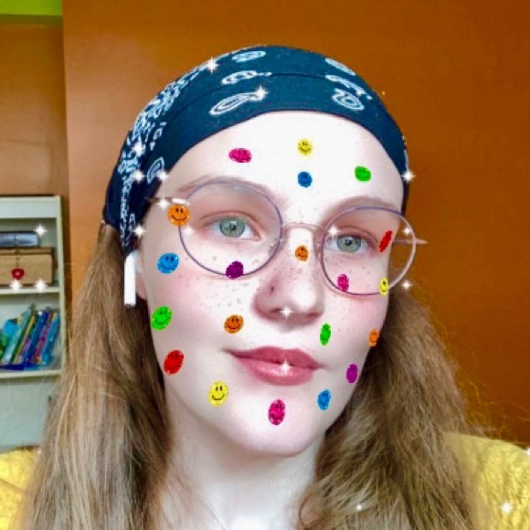 Profile Picture of Alyssa Perron (@oddalyssa0) on Poshmark