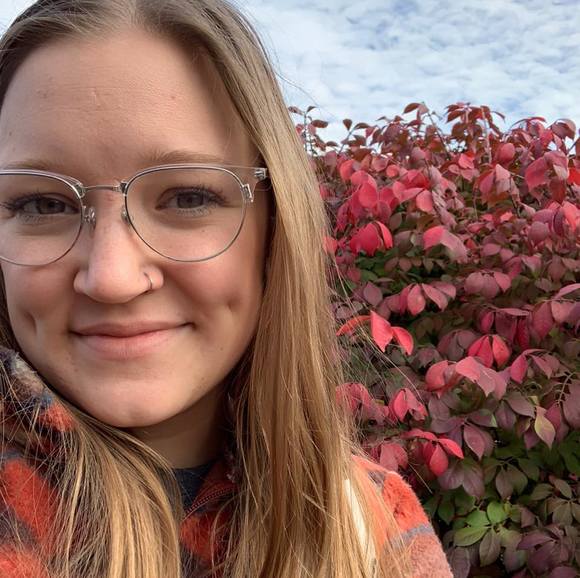 Profile Picture of Taylor Hommertzheim (@tayhomm4) on Poshmark