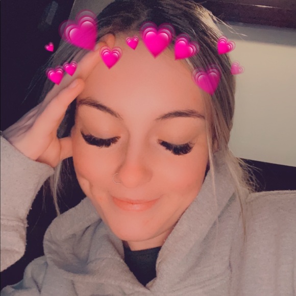 Profile Picture of Rylin Gaunt (@rylingaunt) on Poshmark
