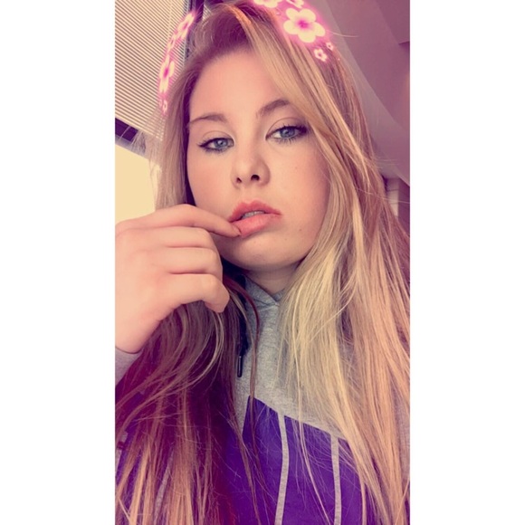 Profile Picture of Makayla Parcher (@makaylaparcher) on Poshmark