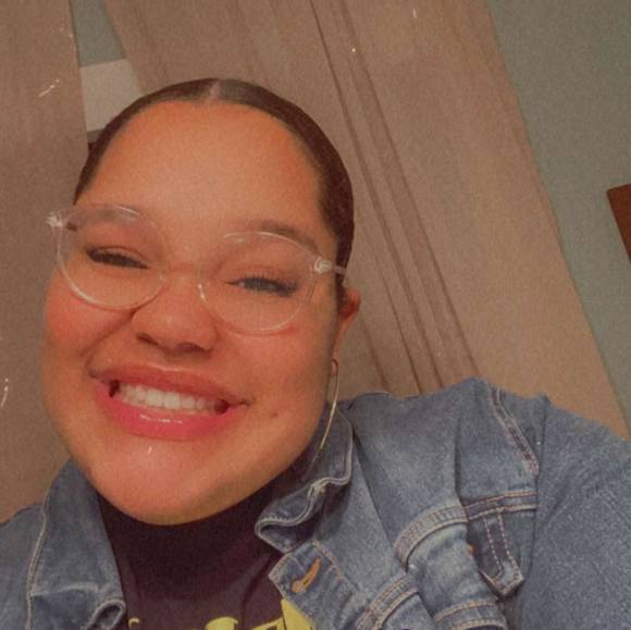 Profile Picture of Celie Moss (@mosscelie) on Poshmark