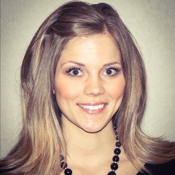 Profile Picture of Andrea Rozycki (@arozycki714) on Poshmark