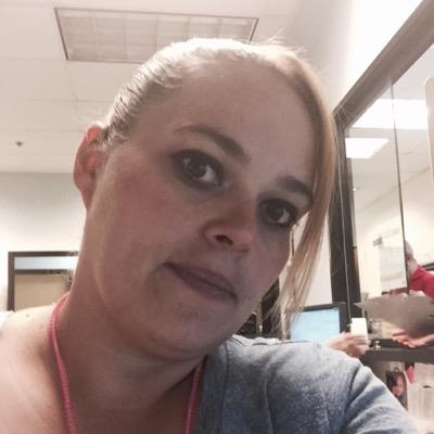 Profile Picture of JODY THORNTON (@brneyeswdimples) on Twitter