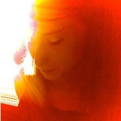 Profile Picture of Ariel Simon (@CosmicLilly) on Twitter