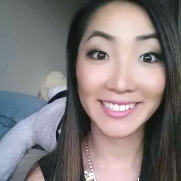 Profile Picture of Eunice Lim (@euniceh) on Poshmark
