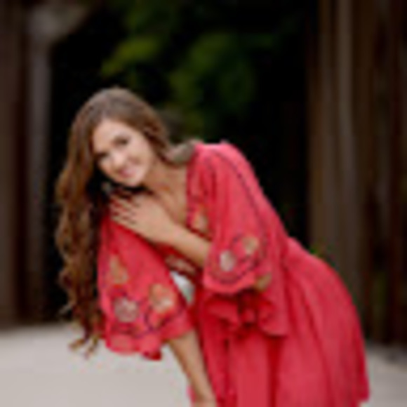 Profile Picture of Paighton Bogaards (@pbogaards) on Poshmark